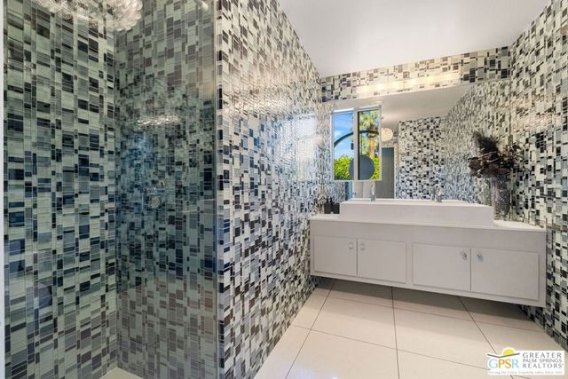 611 W Leisure Way, Palm Springs, CA 92262