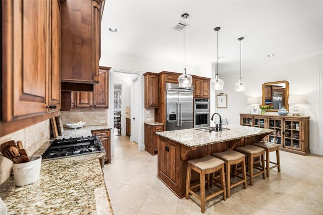 3 Mohawk Path Place, Spring, TX 77389