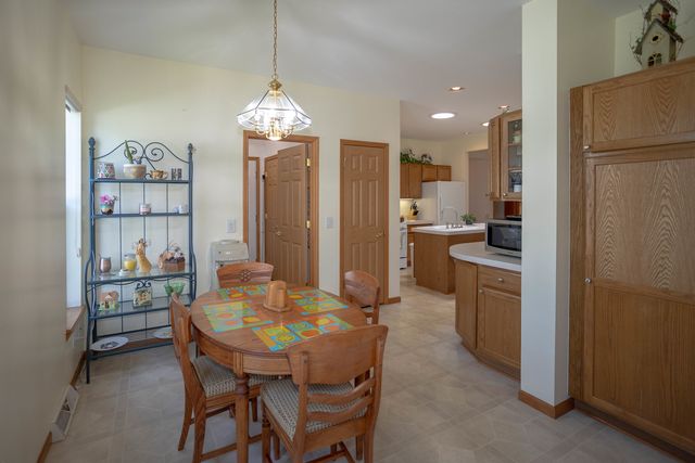 212 Rodeo Drive 2179, Grayslake, IL 60030