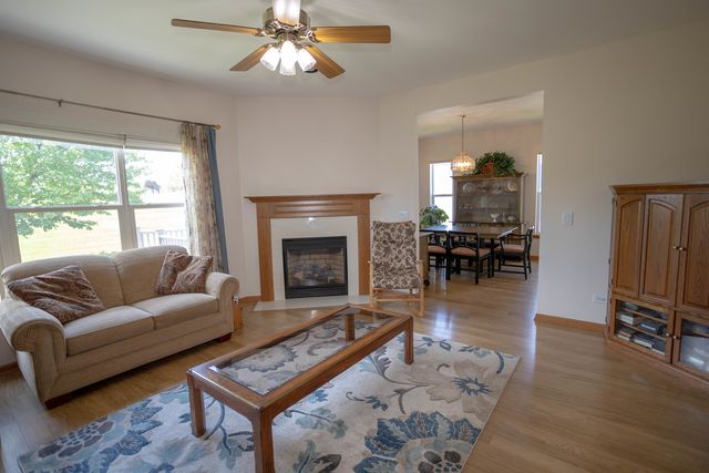 212 Rodeo Drive 2179, Grayslake, IL 60030