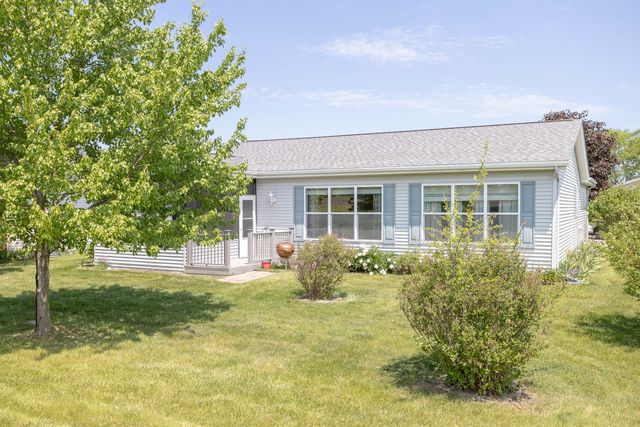212 Rodeo Drive 2179, Grayslake, IL 60030