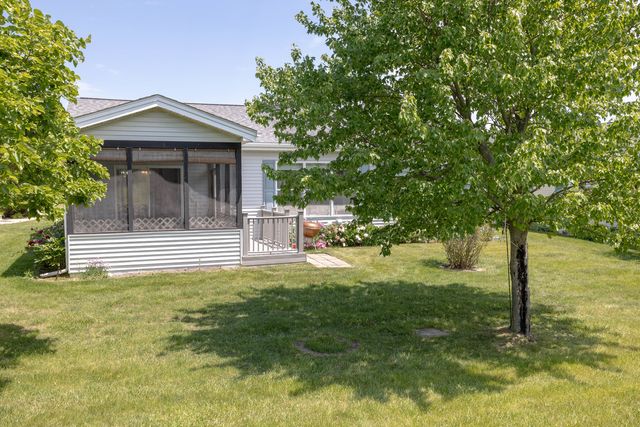 212 Rodeo Drive 2179, Grayslake, IL 60030