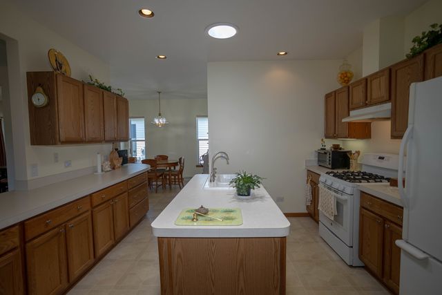 212 Rodeo Drive 2179, Grayslake, IL 60030