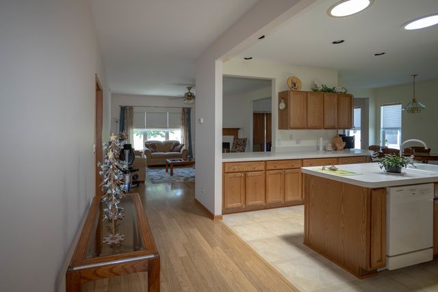 212 Rodeo Drive 2179, Grayslake, IL 60030