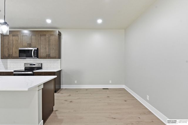 11755 S 125th Street, Papillion, NE 68046