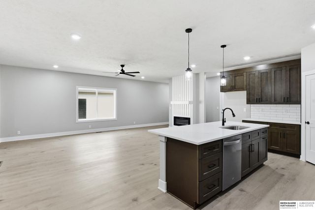 11755 S 125th Street, Papillion, NE 68046