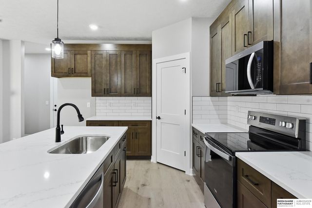 11755 S 125th Street, Papillion, NE 68046