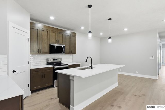 11755 S 125th Street, Papillion, NE 68046