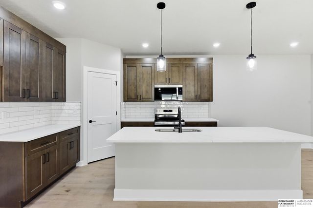 11755 S 125th Street, Papillion, NE 68046