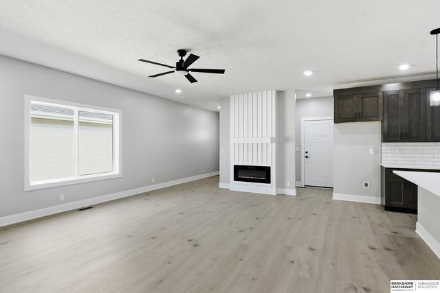 11755 S 125th Street, Papillion, NE 68046