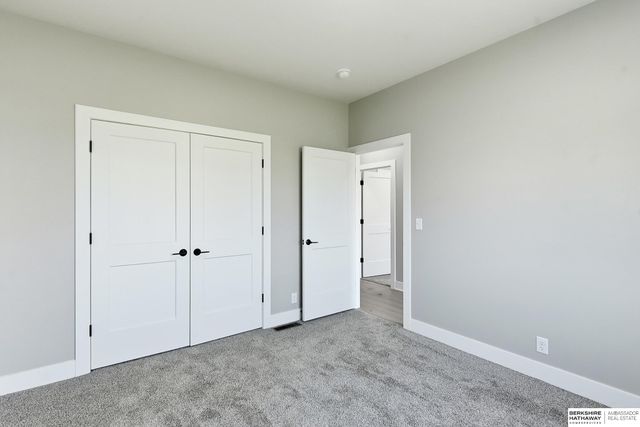 11755 S 125th Street, Papillion, NE 68046