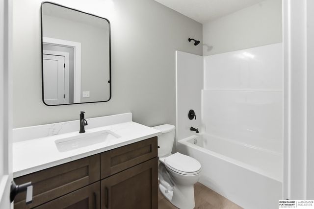 11755 S 125th Street, Papillion, NE 68046
