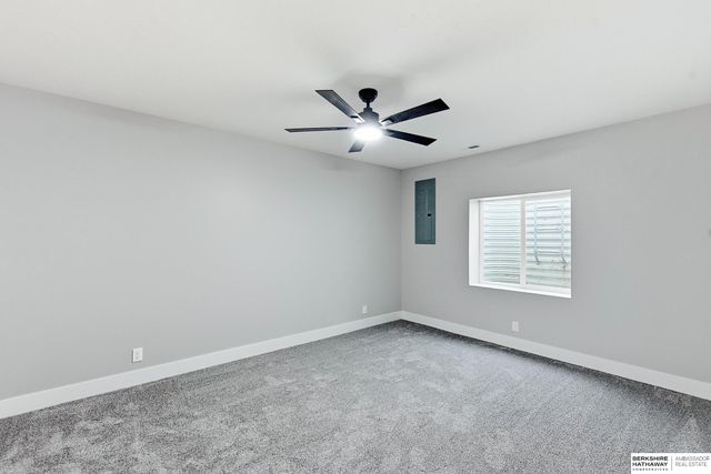 11755 S 125th Street, Papillion, NE 68046