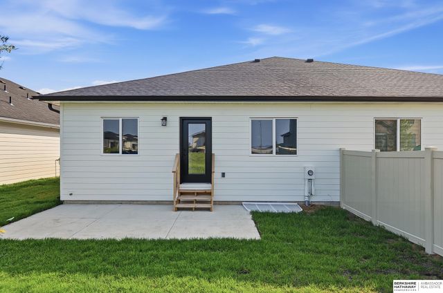 11755 S 125th Street, Papillion, NE 68046