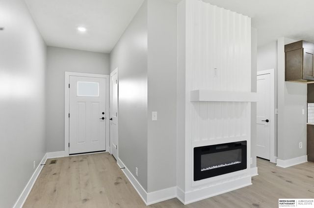 11755 S 125th Street, Papillion, NE 68046