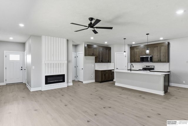 11755 S 125th Street, Papillion, NE 68046
