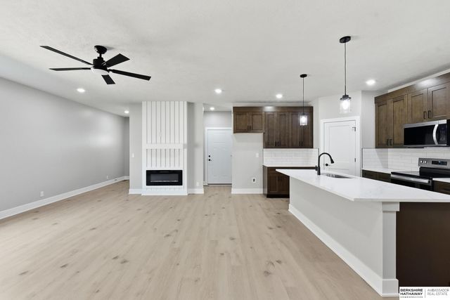 11755 S 125th Street, Papillion, NE 68046