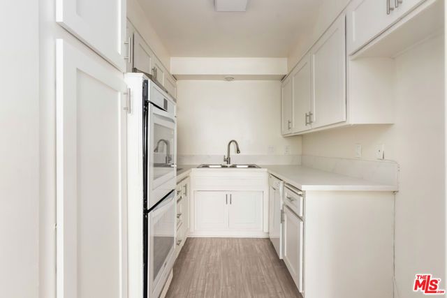 11789 Montana Avenue 9, Los Angeles, CA 90049