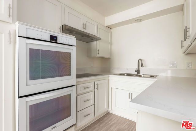 11789 Montana Avenue 9, Los Angeles, CA 90049