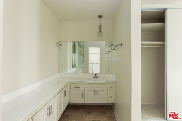 11789 Montana Avenue 9, Los Angeles, CA 90049