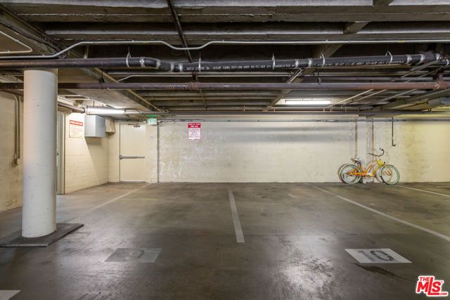 11789 Montana Avenue 9, Los Angeles, CA 90049