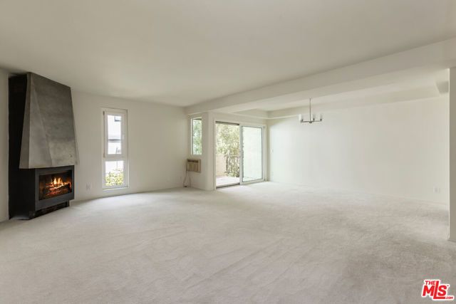 11789 Montana Avenue 9, Los Angeles, CA 90049