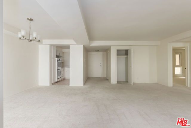 11789 Montana Avenue 9, Los Angeles, CA 90049