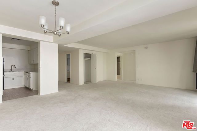 11789 Montana Avenue 9, Los Angeles, CA 90049