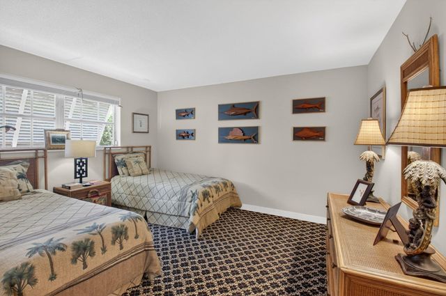 30 Spanish River Drive, Ocean Ridge, FL 33435