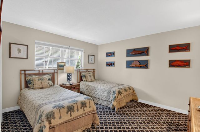 30 Spanish River Drive, Ocean Ridge, FL 33435