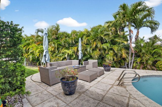 30 Spanish River Drive, Ocean Ridge, FL 33435