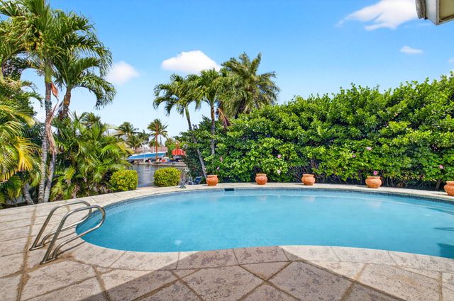 30 Spanish River Drive, Ocean Ridge, FL 33435