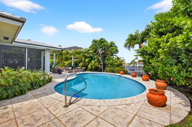 30 Spanish River Drive, Ocean Ridge, FL 33435