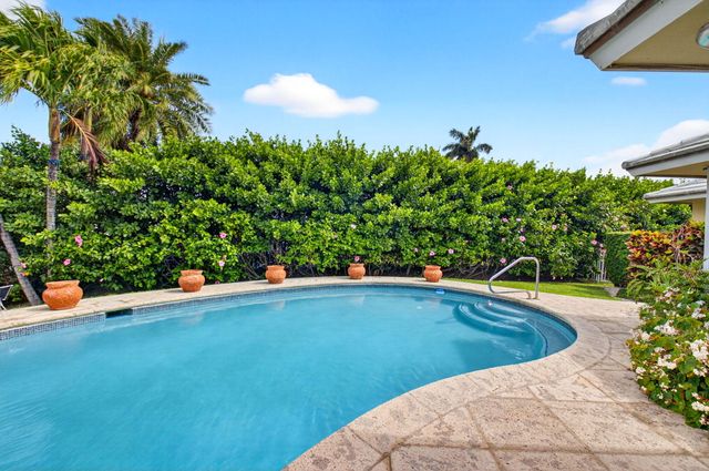 30 Spanish River Drive, Ocean Ridge, FL 33435