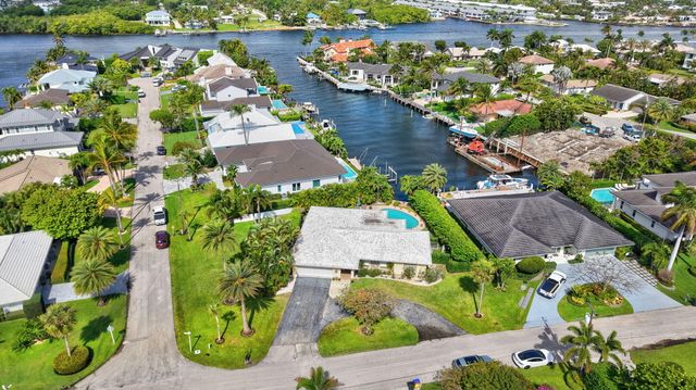 30 Spanish River Drive, Ocean Ridge, FL 33435