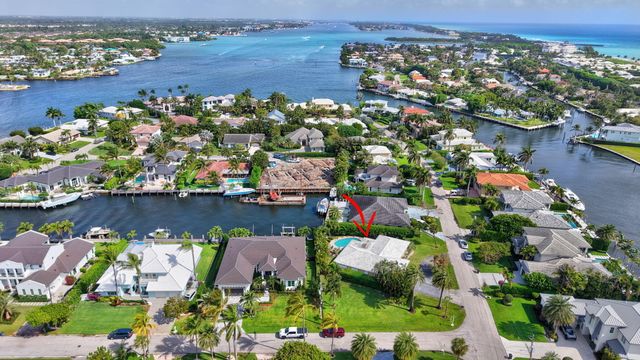 30 Spanish River Drive, Ocean Ridge, FL 33435