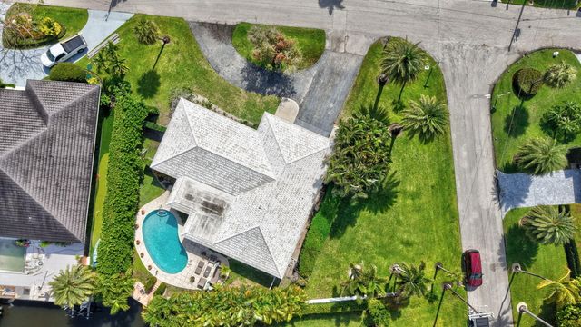 30 Spanish River Drive, Ocean Ridge, FL 33435