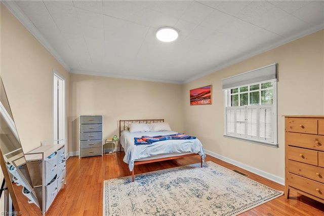 2708 Waldorf Circle, Winston-salem, NC 27106