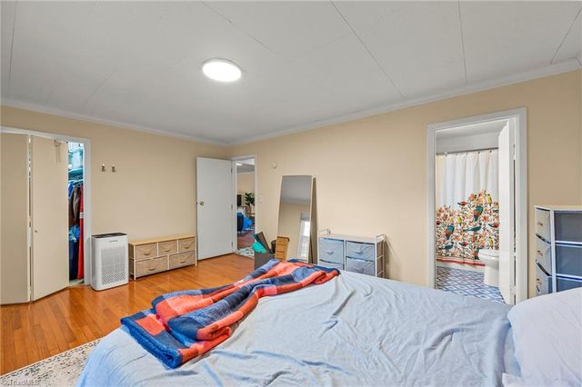 2708 Waldorf Circle, Winston-salem, NC 27106