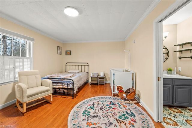 2708 Waldorf Circle, Winston-salem, NC 27106