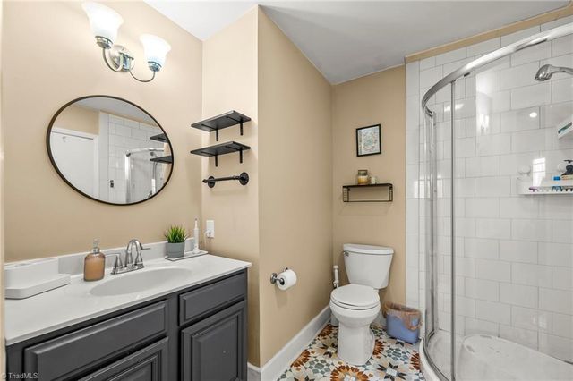 2708 Waldorf Circle, Winston-salem, NC 27106