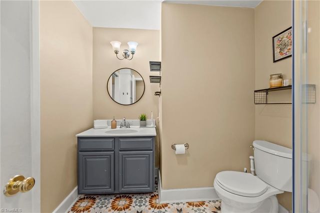 2708 Waldorf Circle, Winston-salem, NC 27106