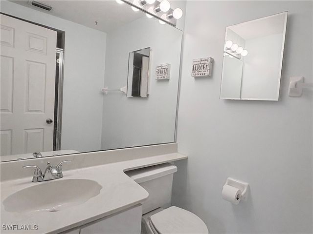 1096 Woodshire LN C205, Naples, FL 34105