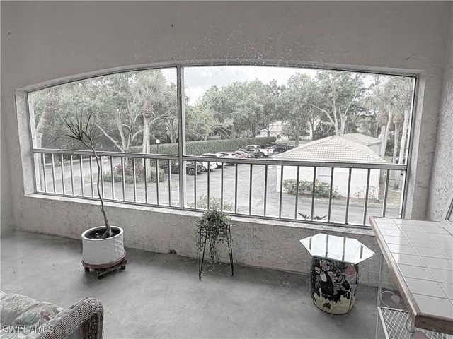 1096 Woodshire LN C205, Naples, FL 34105