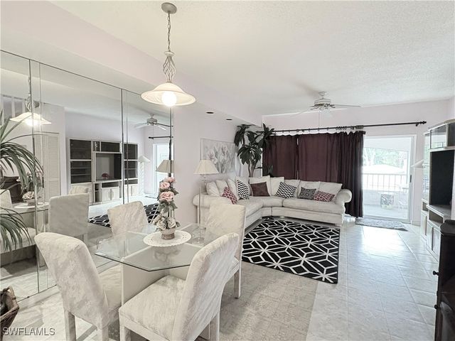 1096 Woodshire LN C205, Naples, FL 34105