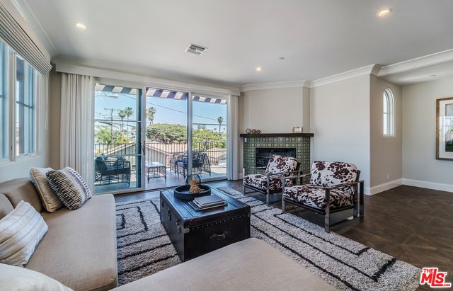 810 S Catalina Avenue B, Redondo Beach, CA 90277