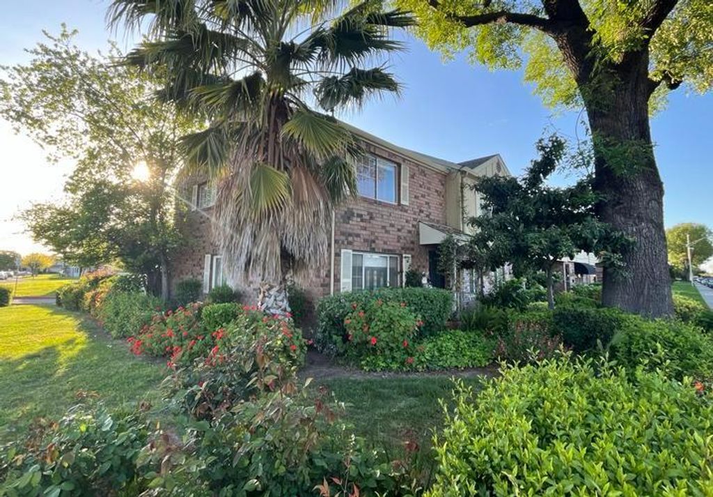 4401 Townehome Dr, Stockton, CA 95207