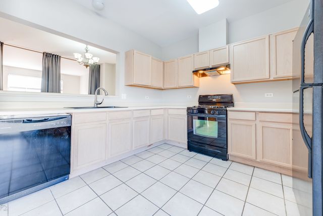 3377 RAVINIA Circle, Aurora, IL 60504