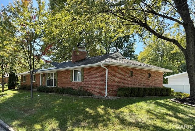 35 Connie Drive, St Charles, MO 63301