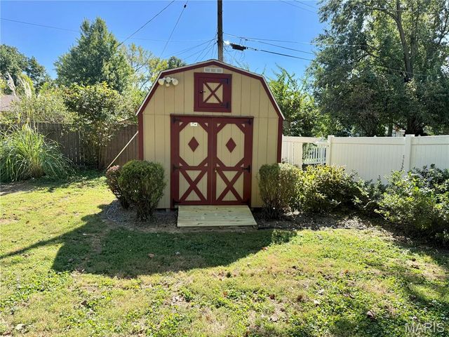 35 Connie Drive, St Charles, MO 63301